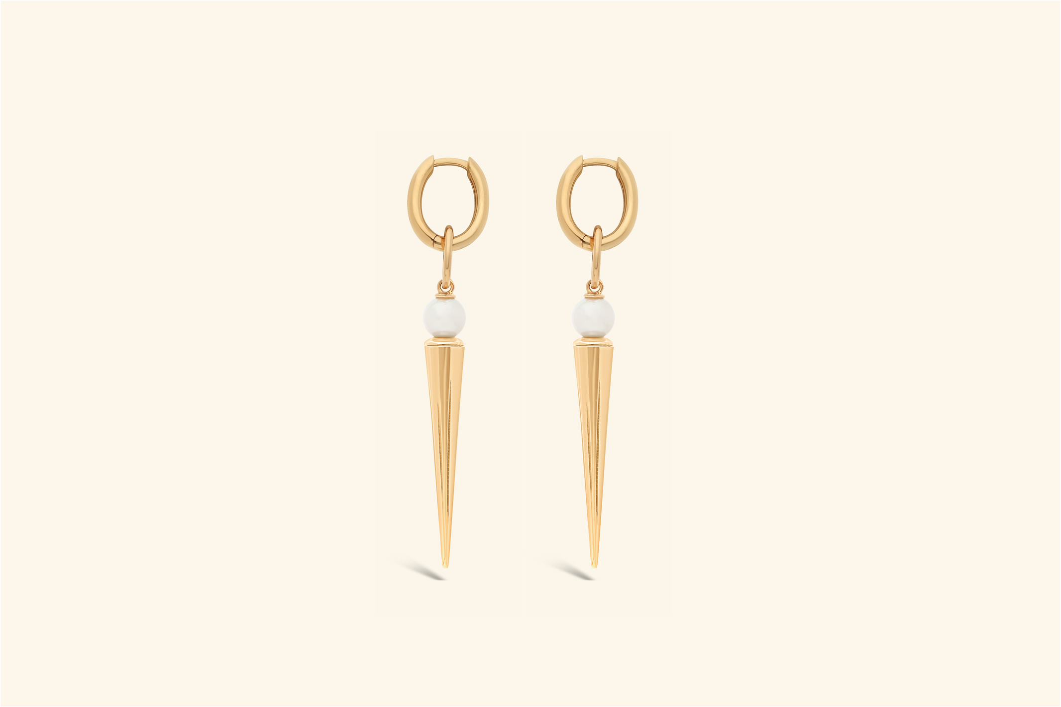 Pampille earrings, yellow gold and pearls