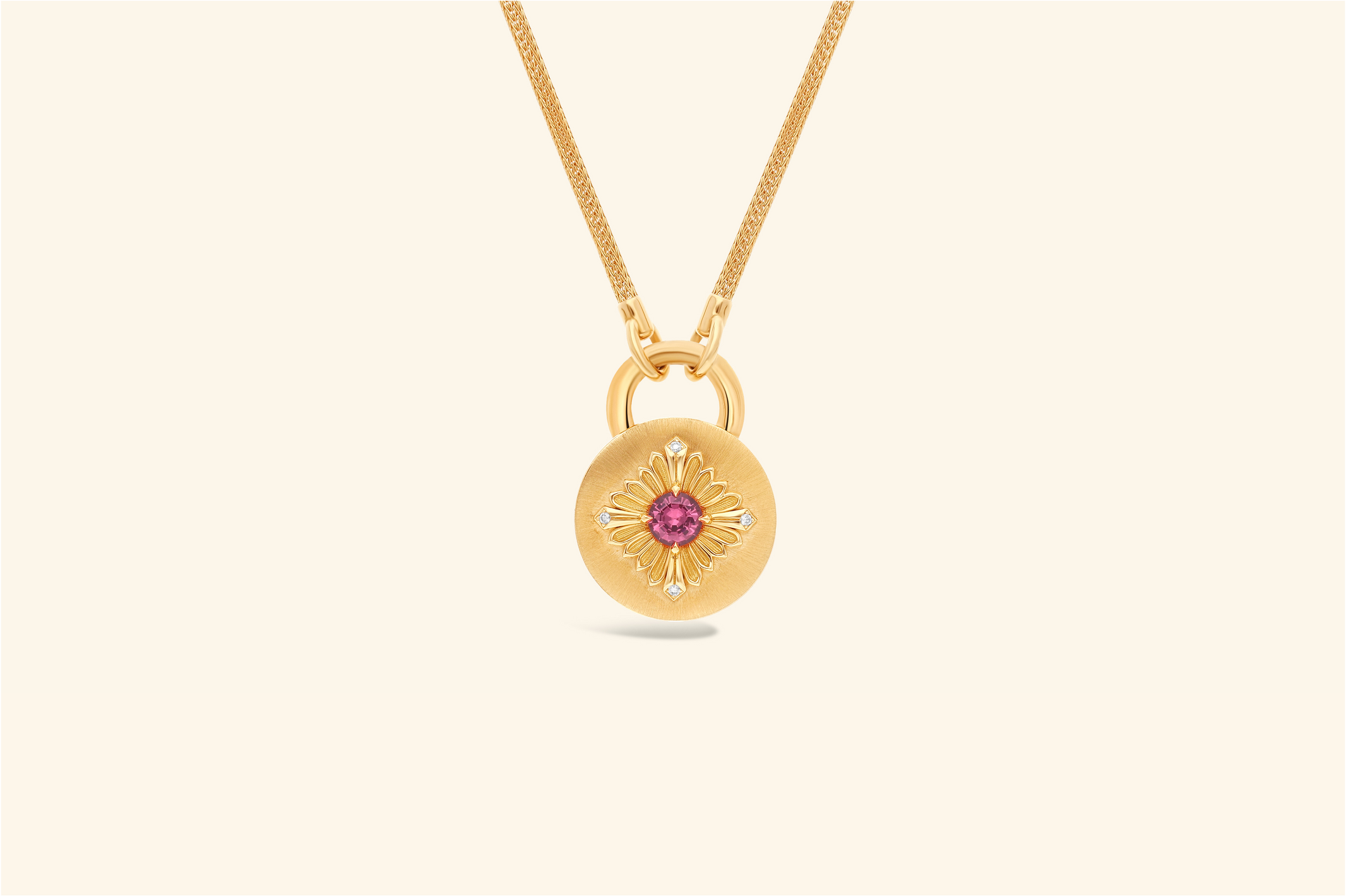 Tag necklace, yellow gold, diamonds, spinel